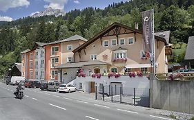 Posthotel Strengen Am Arlberg